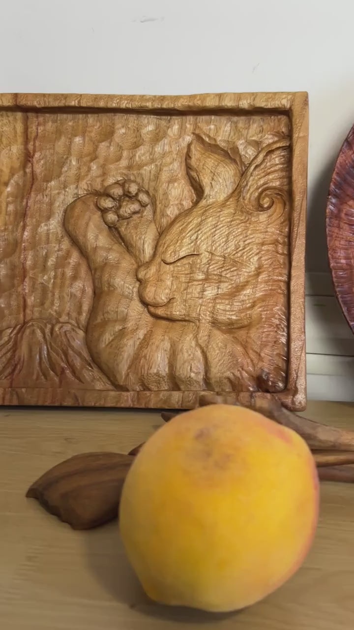 Cat tray: silent close-up of the rectangular resting-cat design, shown upright and holding a cup and fruit.